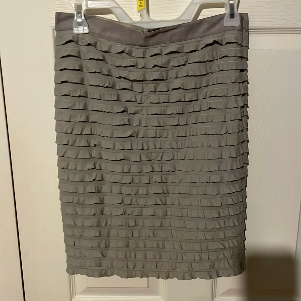 Light gray ruffled banana republic skirt, size 2